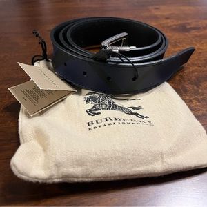 NEW with tag Burberry Reversible London Check and Leather Belt 44/110 Navy/Black